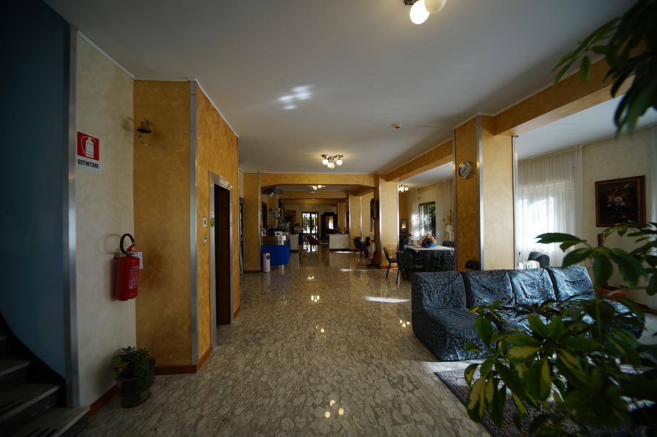 King Hotel Fiuggi Dış mekan fotoğraf